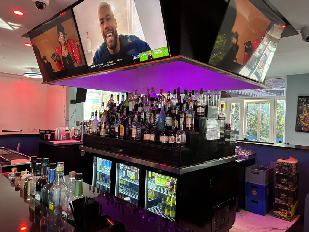 869 Sports Bar & Grill